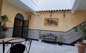 Patio Andalusi Junto A La Vina